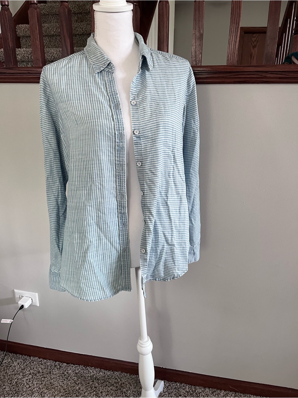 Foxcroft NYC Blue White Striped Tencel Lyocell Relaxed Button Down Shirt 6